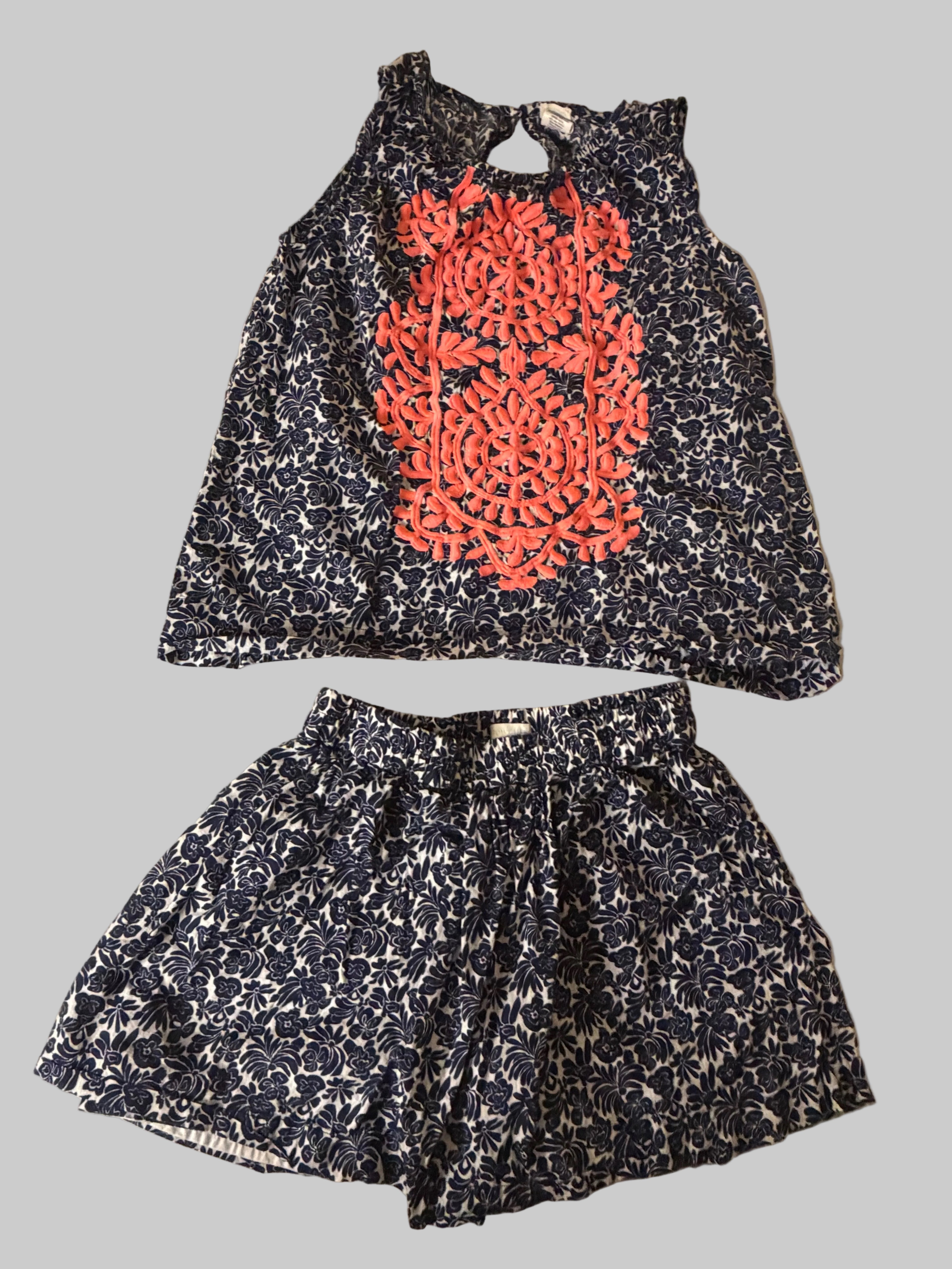 Girls size 10 Short sleeve summer top and shorts